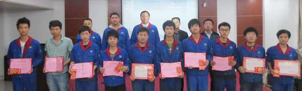 尊贵电器表彰电子通信工程学院顶岗实习学生