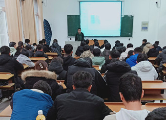 优秀创业校友周跃龙回校开展创业讲座