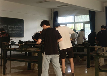 以实践淬匠心，用技能筑未来——机器人工程等专业学子圆满完成金工实习