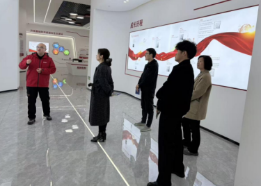 电子工程学院 / 智能制造学院赴龙芯中科开展访企拓岗专项调研